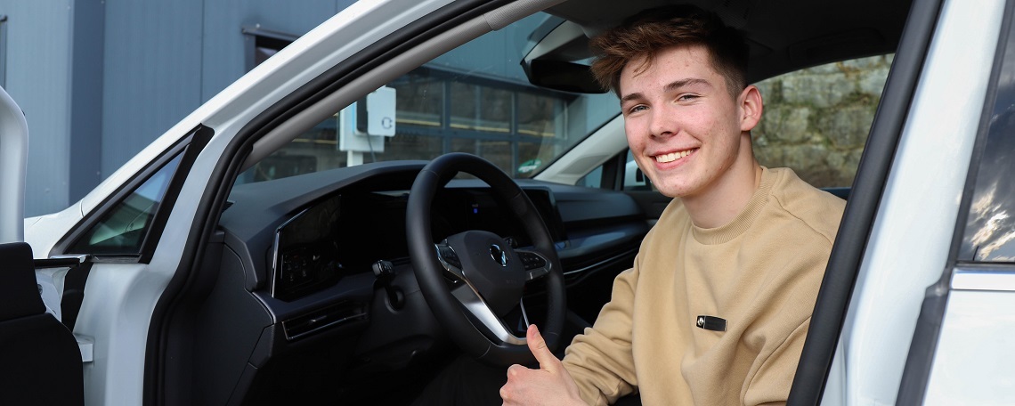 Ausbildung Automobilkaufmann 2027 (m/w/d), 1. Bild