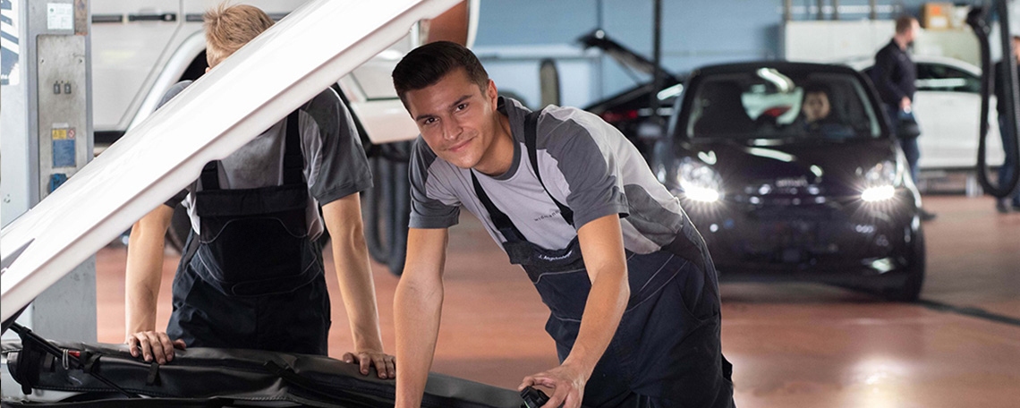 Kfz-Mechatroniker Pkw für Opel und Peugot (m/w/d), 1. Bild